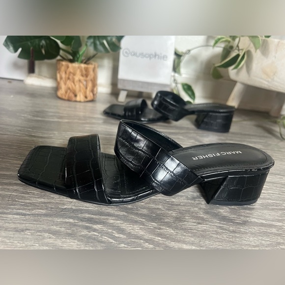 Marc Fisher Yori Crocodile Embossed Faix Leather Black Sandal. Size 8.5 - Picture 4 of 7